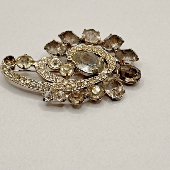 Vintage Joseph Wiesner NY Brooch  Clear Rhinestone Swirl Pin Mid-Century Signed - Picture 5 of 7